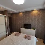 Center Lux