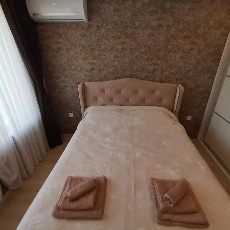 Center Lux فارنا