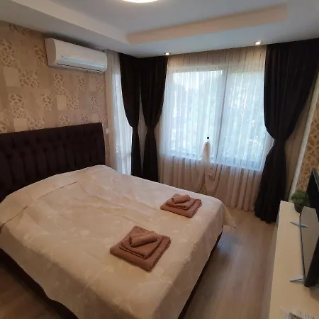 شقة Center Lux فارنا