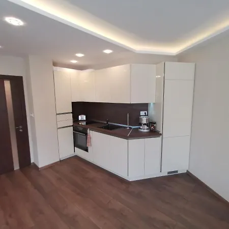 شقة Center Lux فارنا